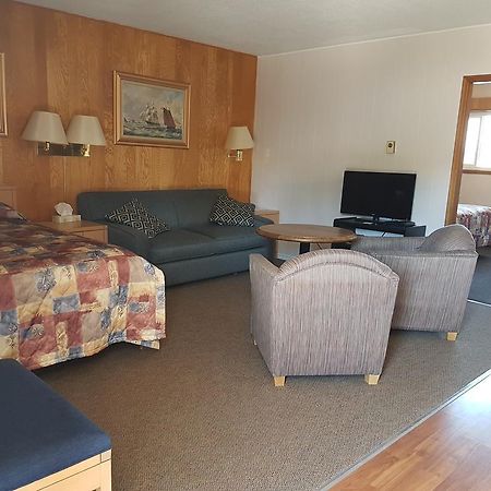 A-1 Alberni Inn Порт Алберни Екстериор снимка