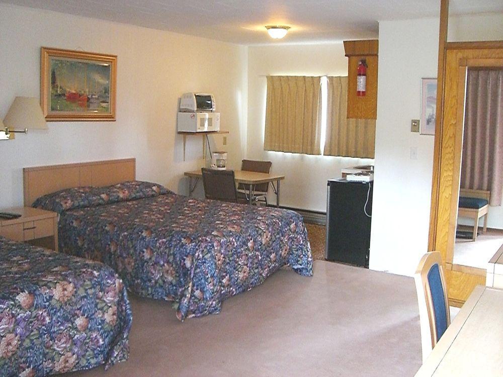 A-1 Alberni Inn Порт Алберни Екстериор снимка