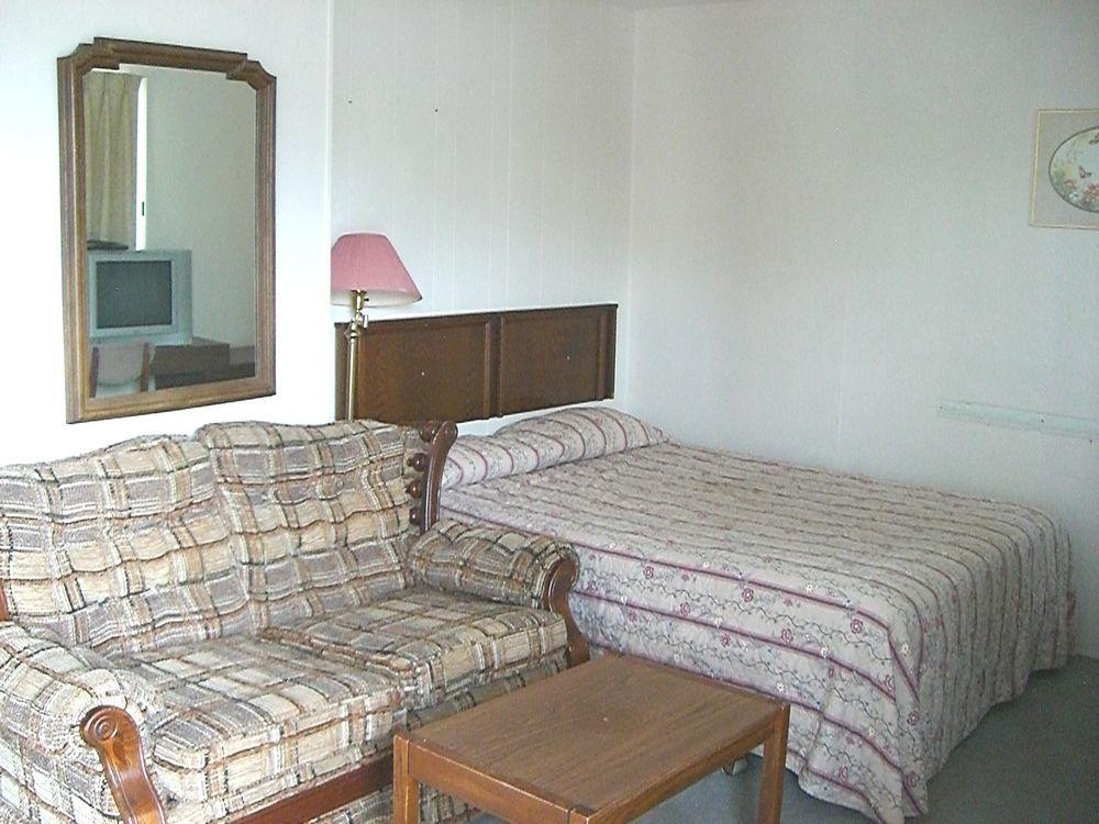 A-1 Alberni Inn Порт Алберни Екстериор снимка