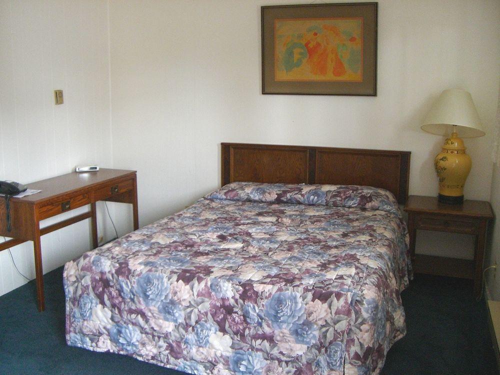 A-1 Alberni Inn Порт Алберни Екстериор снимка