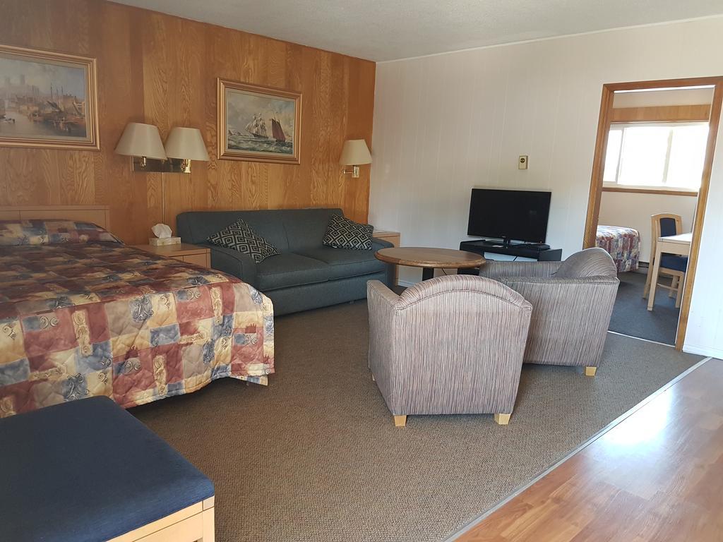 A-1 Alberni Inn Порт Алберни Екстериор снимка
