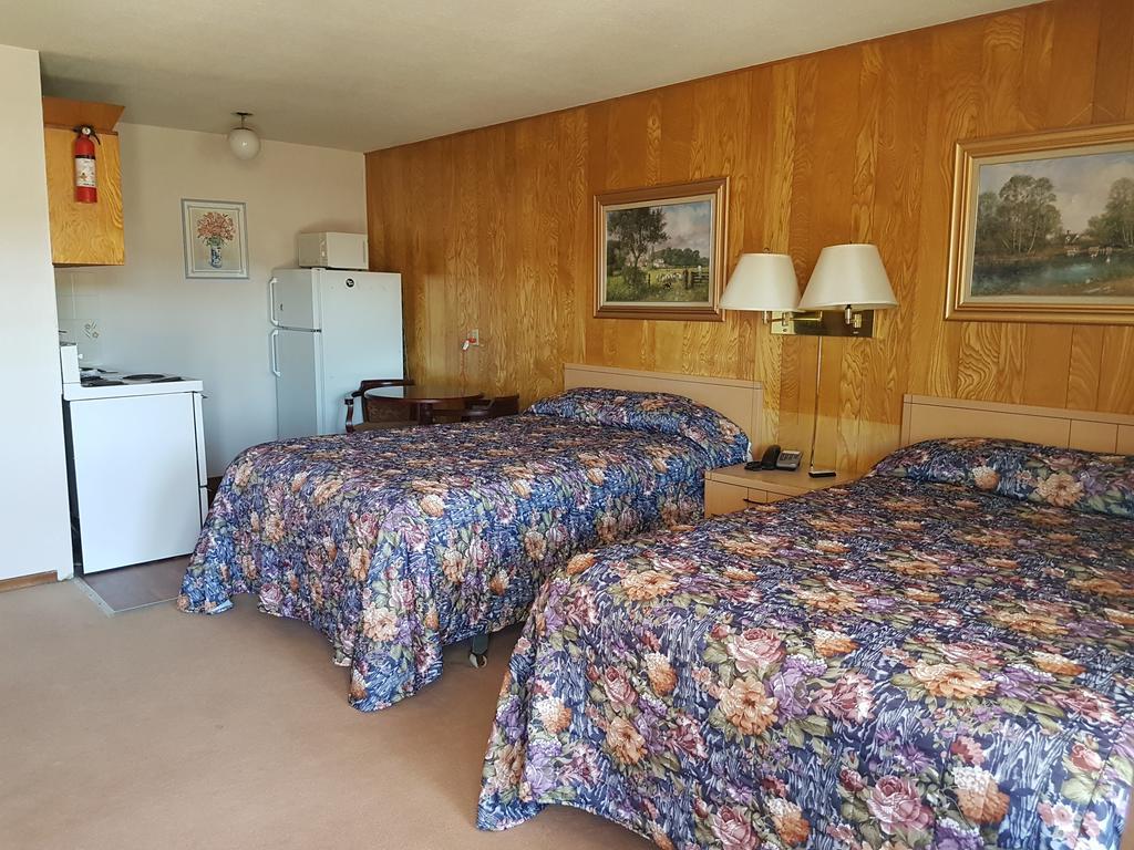 A-1 Alberni Inn Порт Алберни Екстериор снимка