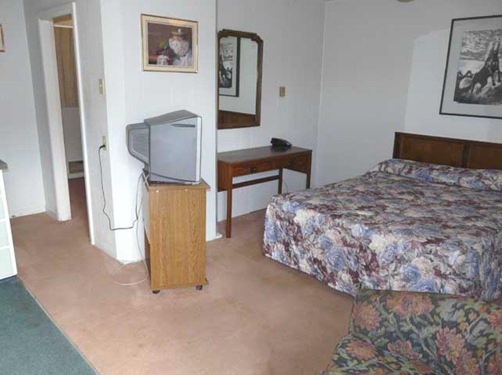 A-1 Alberni Inn Порт Алберни Екстериор снимка