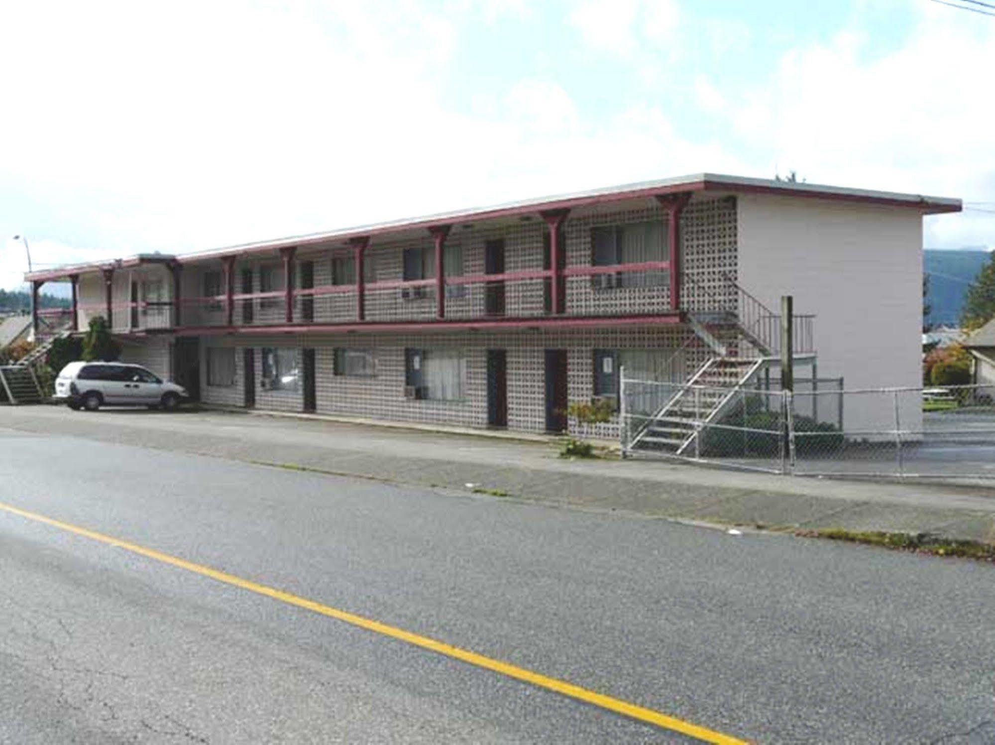 A-1 Alberni Inn Порт Алберни Екстериор снимка