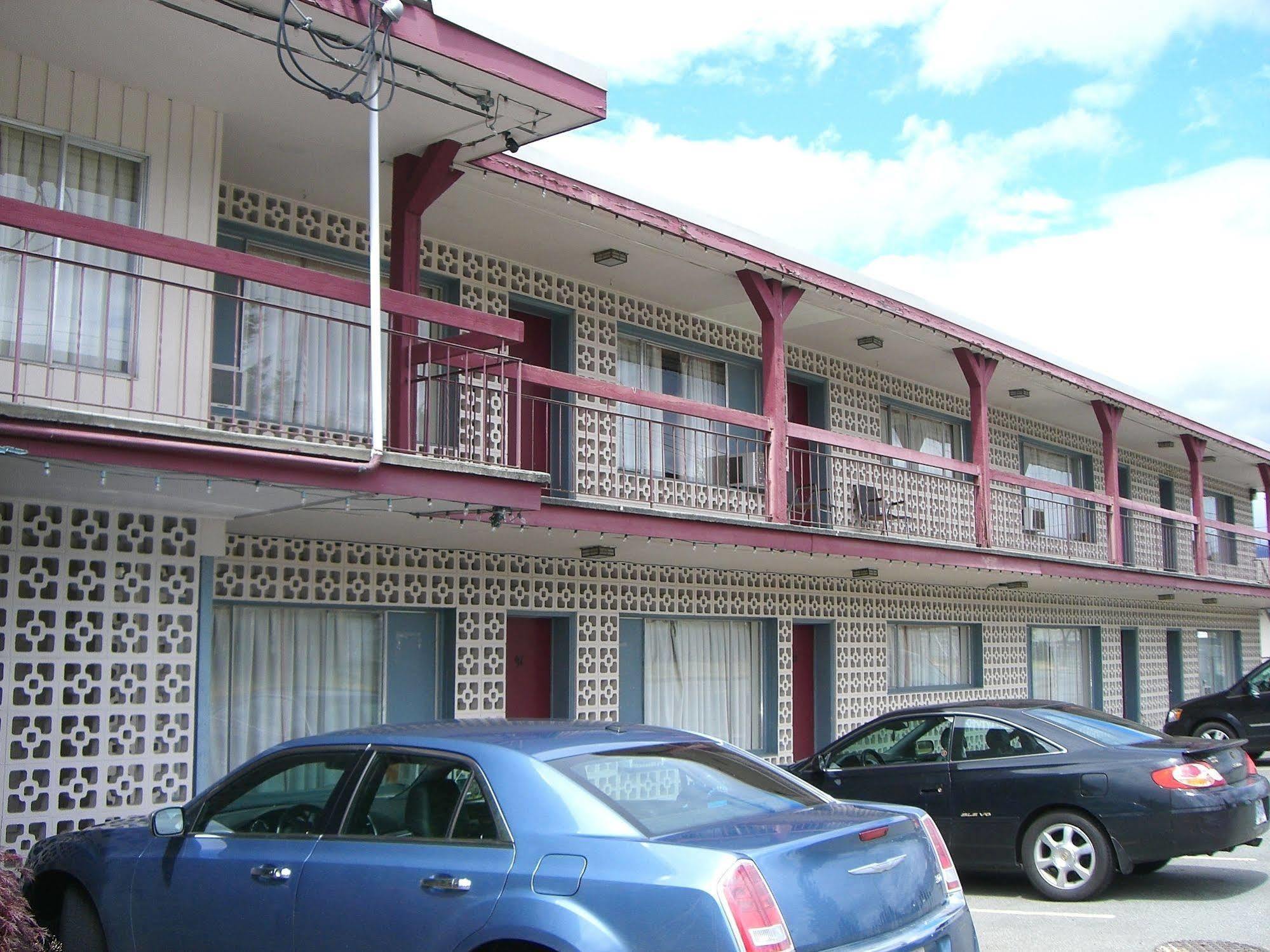 A-1 Alberni Inn Порт Алберни Екстериор снимка